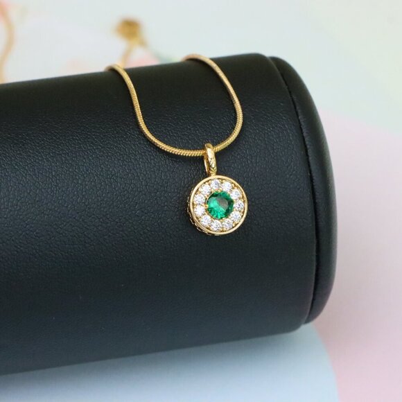 "Green Crystal Halo Pendant in Rose Gold – Round Design, XPPT1596 - Picture 3 of 10